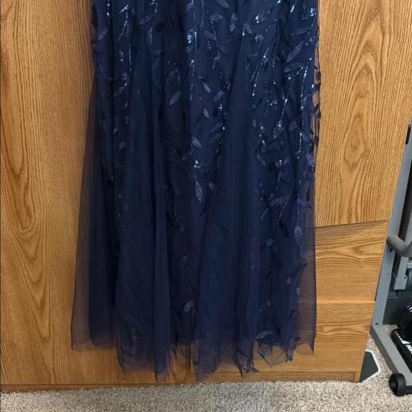 Elegant Navy Blue Evening Gown - Picture 3 of 7